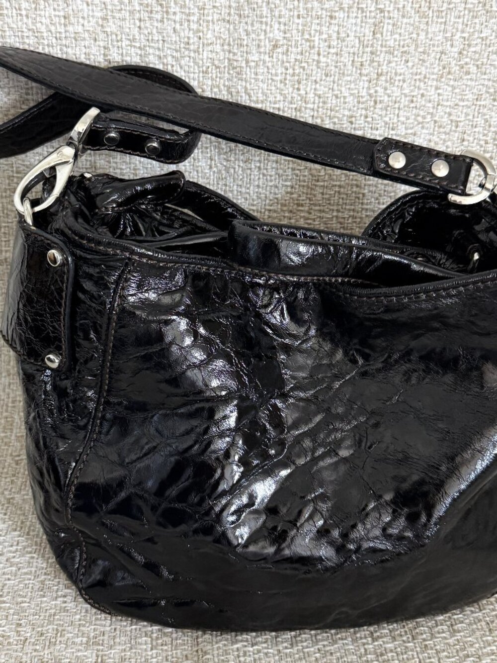 XXI SECOLO black patent leather with a crumpled leather effect shoulder Bag Ital